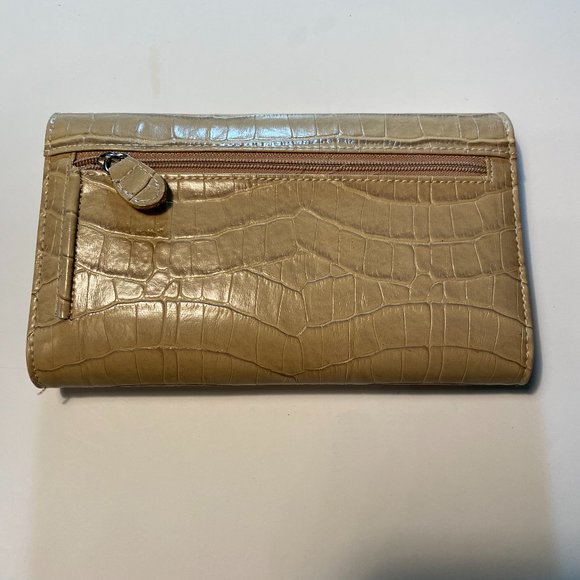 NWOT Faux Crocodile Wallet or Clutch - Picture 2 of 3